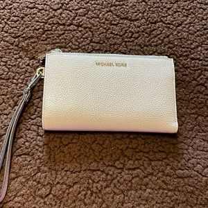 Michael Kors tech wallet